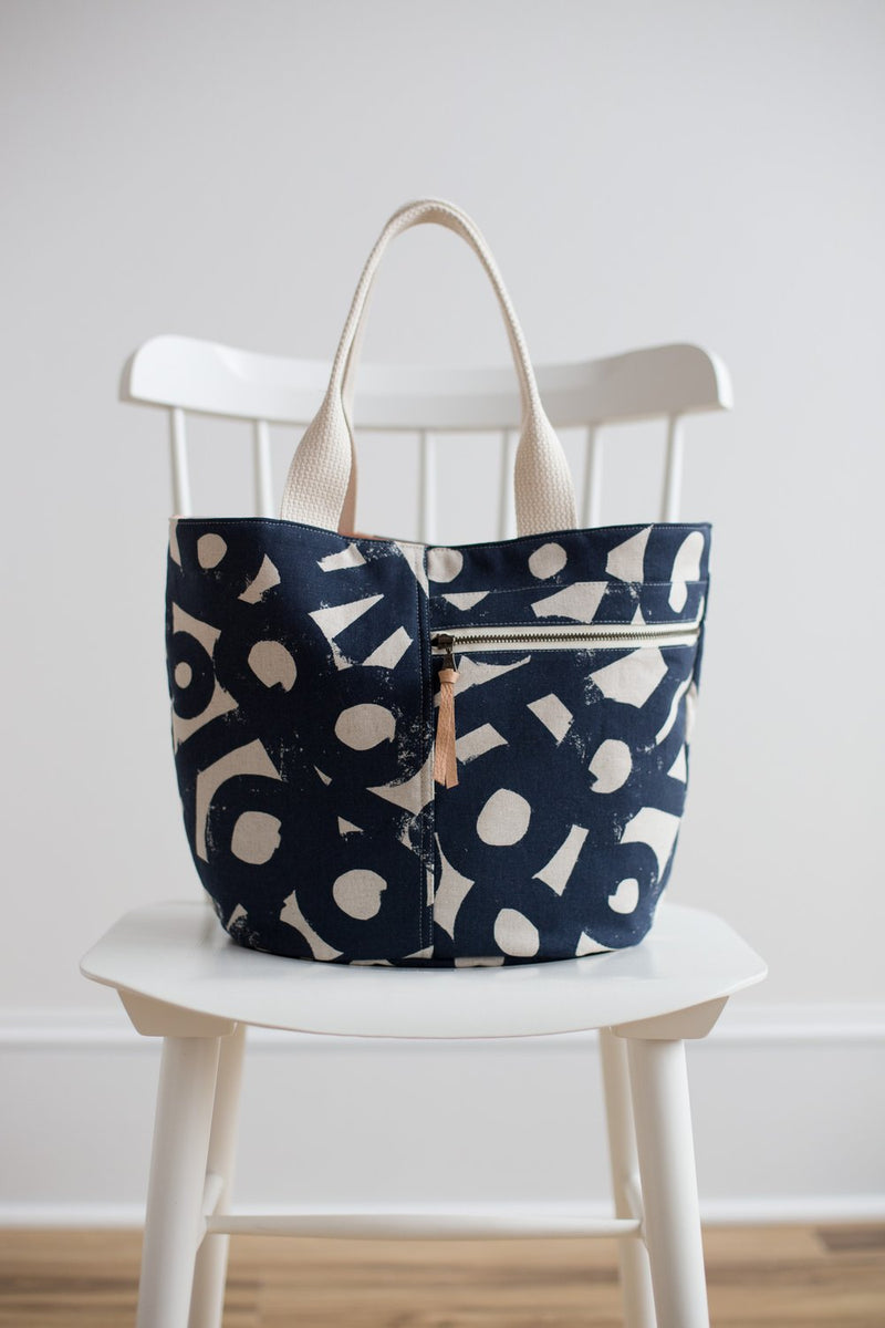 Crescent Tote Sewing Pattern by Noodlehead